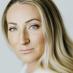 Meet your Posher, Courtney